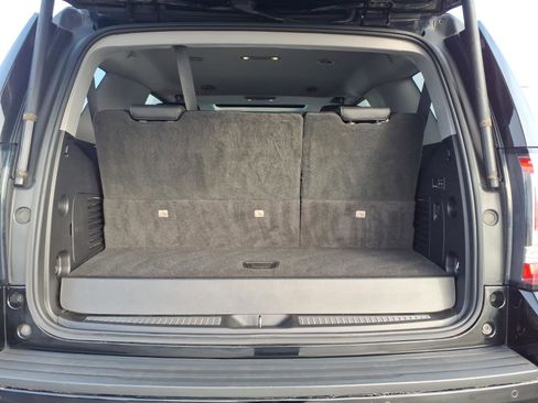 Used 2018 GMC Yukon SLT w/ Premium Edition image 10