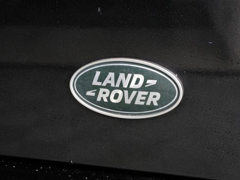 Used 2022 Land Rover Defender 110 X-Dynamic SE image 20