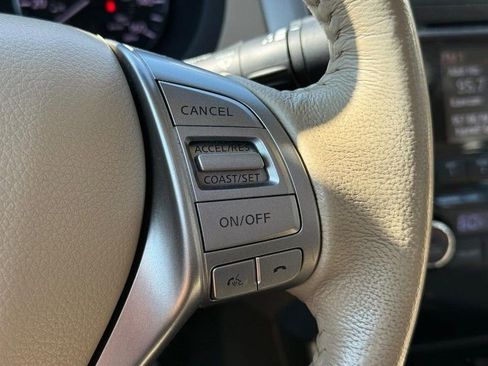 Used 2014 Nissan Altima 2.5 SL w/ Moonroof Package FWD image 20