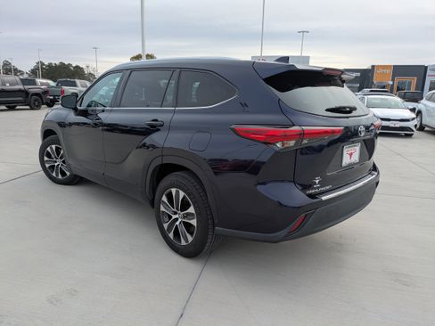 Used 2020 Toyota Highlander XLE image 5