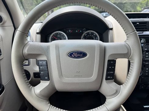 Used 2010 Ford Escape Limited AWD/4WD image 16
