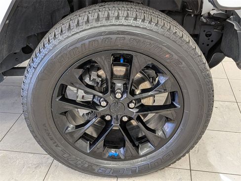 Used 2022 Jeep Wrangler Unlimited Sahara w/ Cold Weather Group image 12