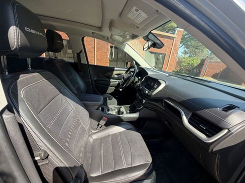 Used 2023 GMC Terrain Denali image 2