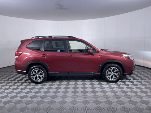 Used 2023 Subaru Forester Premium AWD/4WD image 10