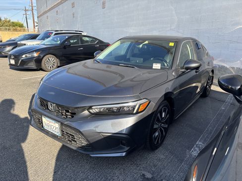 Used 2023 Honda Civic EX-L image 2