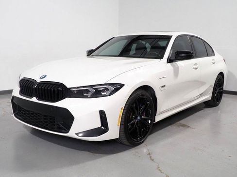 Used 2023 BMW 330e w/ M Sport Package image 10