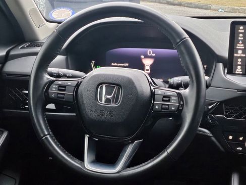 Used 2024 Honda Accord Touring image 11
