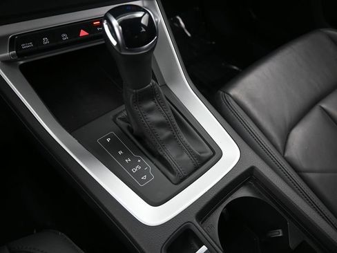 Used 2025 Audi Q3 2.0T Premium image 30