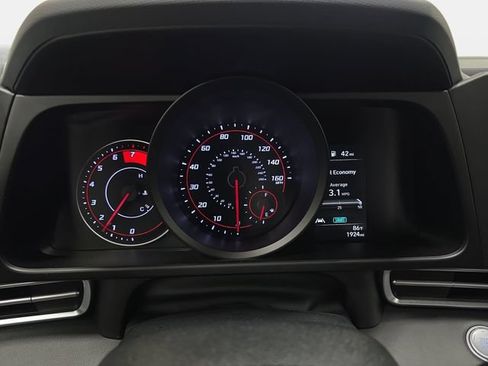 Used 2023 Hyundai Elantra SEL FWD image 19