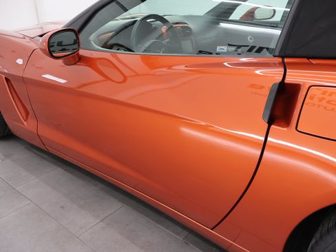 Used 2005 Chevrolet Corvette Convertible w/ Preferred Equipment Group RWD image 28