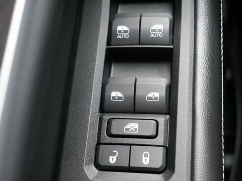 Used 2024 Jeep Grand Cherokee L Limited w/ Black Appearance Package image 27