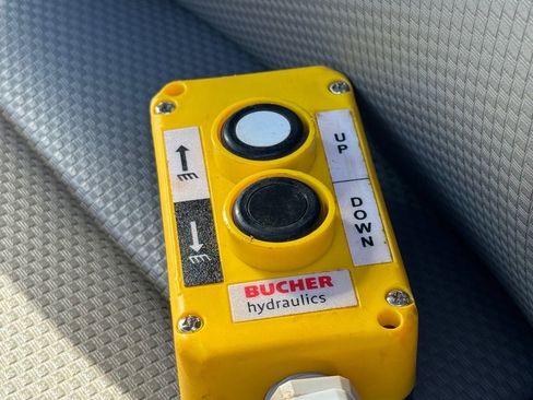 Used 2022 Ford F550 4x4 Regular Cab Super Duty image 16