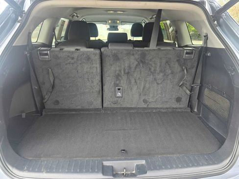 Used 2023 Toyota Highlander LE FWD image 14