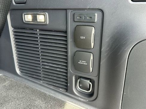 Used 2025 Ford Expedition King Ranch image 16