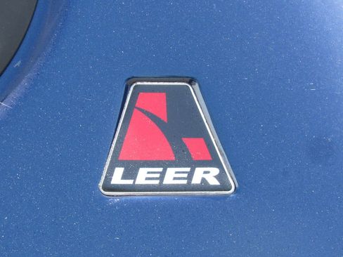 Used 2016 Nissan Titan SV AWD/4WD image 12