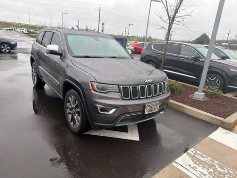 Used 2018 Jeep Grand Cherokee Limited w/ Luxury Group II AWD/4WD image 4