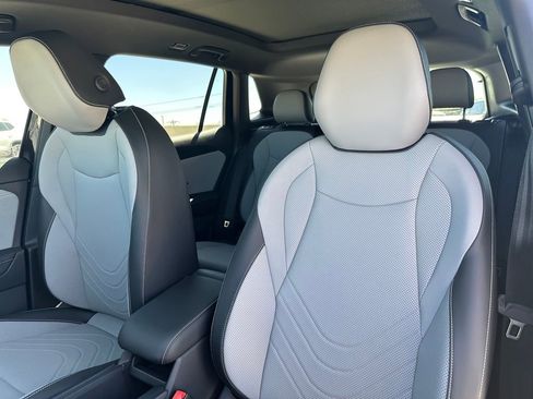 New 2026 Volkswagen Tiguan SE R-Line FWD image 9