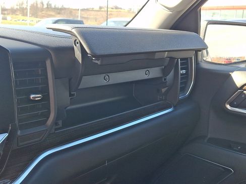 Used 2022 Chevrolet Silverado 1500 LT image 28