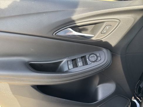 Used 2022 Buick Encore GX Select w/ Sport Touring Package image 10