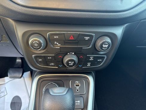 Used 2020 Jeep Compass Sport w/ Cold Weather Group image 23