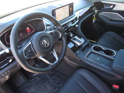Certified 2025 Acura MDX SH-AWD w/ Technology Package image 18