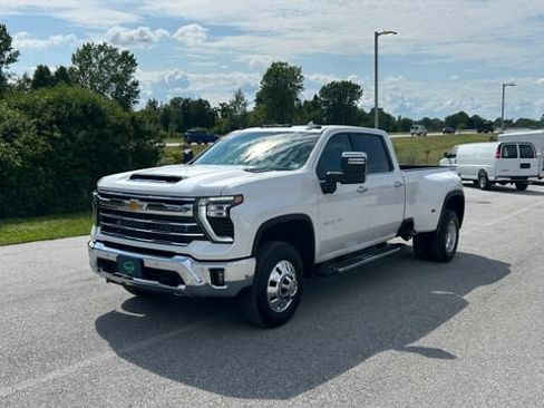 Certified 2024 Chevrolet Silverado 3500 LTZ w/ LTZ Convenience Package AWD/4WD image 7