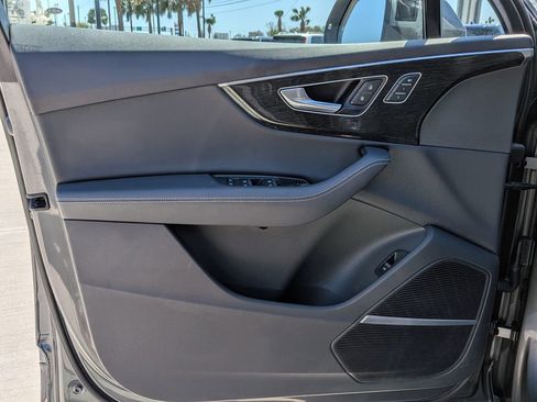 Used 2025 Audi Q7 3.0T Premium Plus image 10