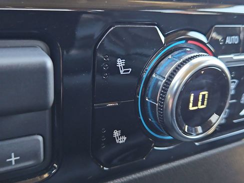 Used 2025 GMC Sierra 1500 SLT image 23