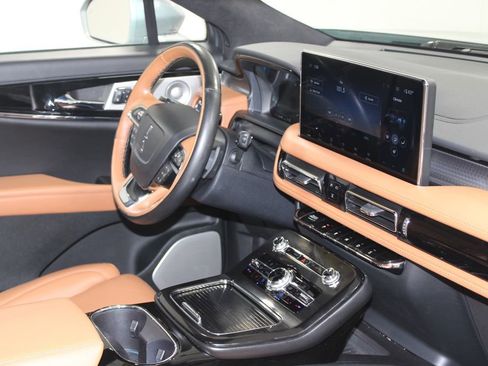 Used 2023 Lincoln Nautilus Black Label AWD/4WD image 32