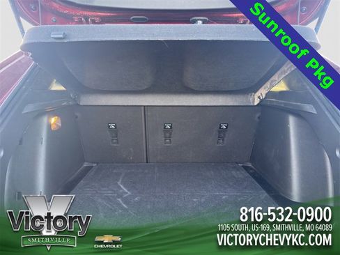 Used 2025 Chevrolet Trax RS w/ Sunroof Package image 19