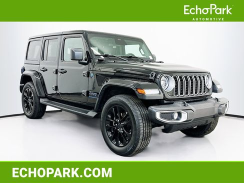 Used 2025 Jeep Wrangler Unlimited Sahara AWD/4WD image 1