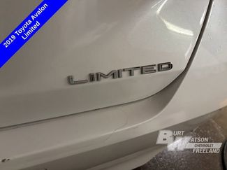 Used 2019 Toyota Avalon Limited video 2