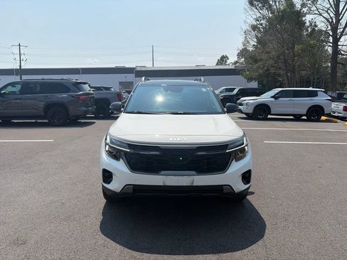 Used 2024 Kia Seltos X-Line AWD/4WD image 2
