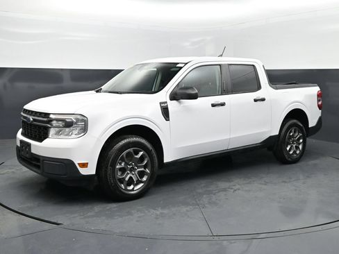 Used 2023 Ford Maverick XLT FWD image 1