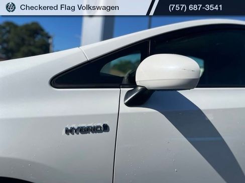 Used 2015 Toyota Prius V Two FWD image 2