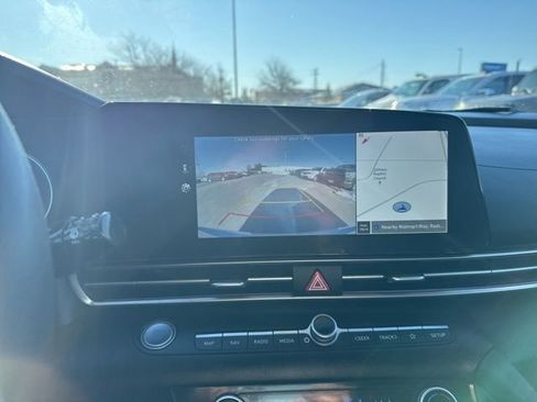 Used 2024 Hyundai Elantra SEL image 26