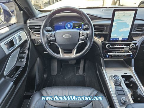 Used 2022 Ford Explorer Platinum w/ Technology Package image 13
