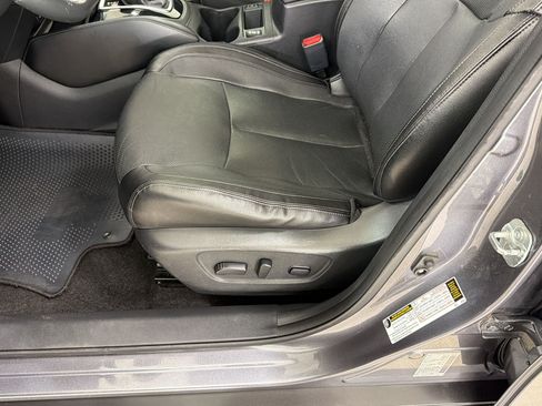 Used 2017 Nissan Rogue SL w/ SL Premium Package FWD image 15