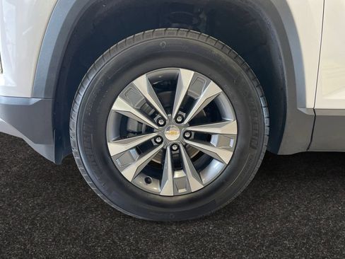 Used 2026 Chevrolet Equinox LT w/ Convenience Package II AWD/4WD image 13