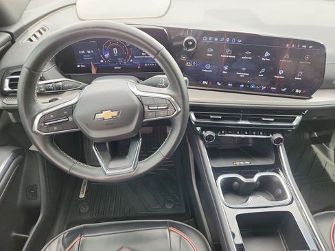 Certified 2025 Chevrolet Traverse LT w/ Driver Confidence Package FWD image 11