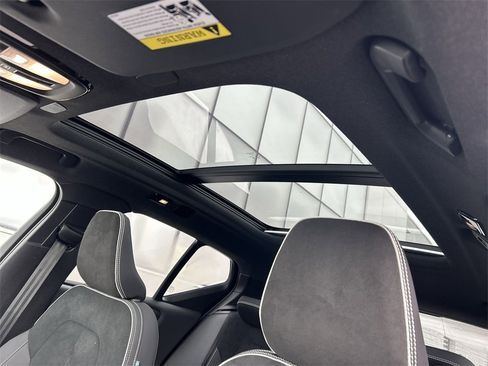 New 2026 Volvo XC40 B5 Ultra w/ Climate Package image 24