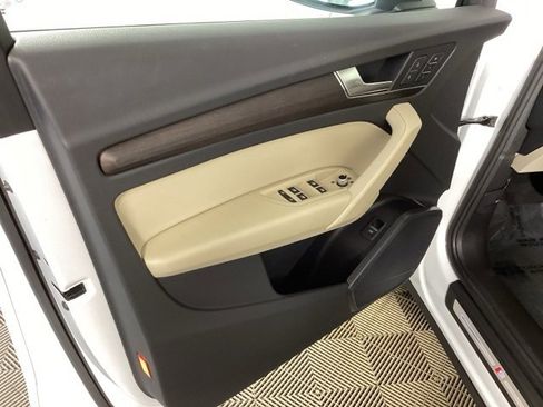 Used 2023 Audi Q5 2.0T Premium w/ Convenience Package image 16
