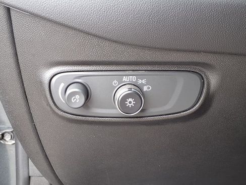 Used 2021 Chevrolet Equinox LS w/ LS Convenience Package image 14