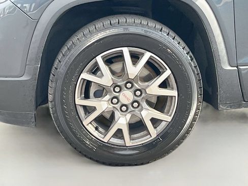 Used 2020 GMC Acadia SLE w/ Driver Convenience Package FWD image 32