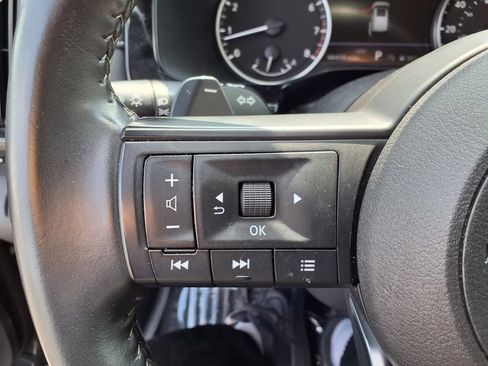 Used 2025 Nissan Pathfinder SV AWD/4WD image 13