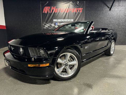 Used 2006 Ford Mustang GT image 1