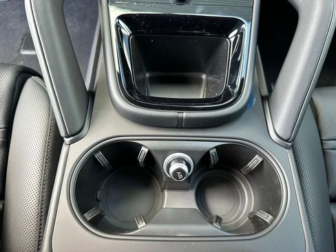 Used 2025 Porsche Cayenne S image 21