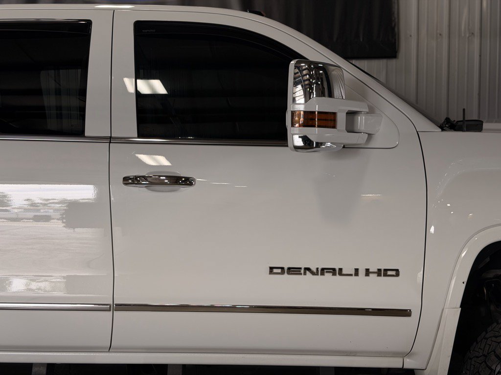 Used 2016 GMC Sierra 2500 Denali w/ Driver Alert Package AWD/4WD image 22