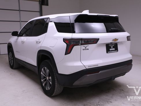 Used 2025 Chevrolet Equinox LT w/ Safety and Technology Package image 3