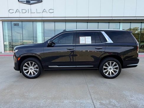 Used 2024 Cadillac Escalade Premium Luxury Platinum RWD image 2